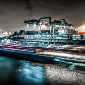 Duisburg Aussenhafen bei Nacht