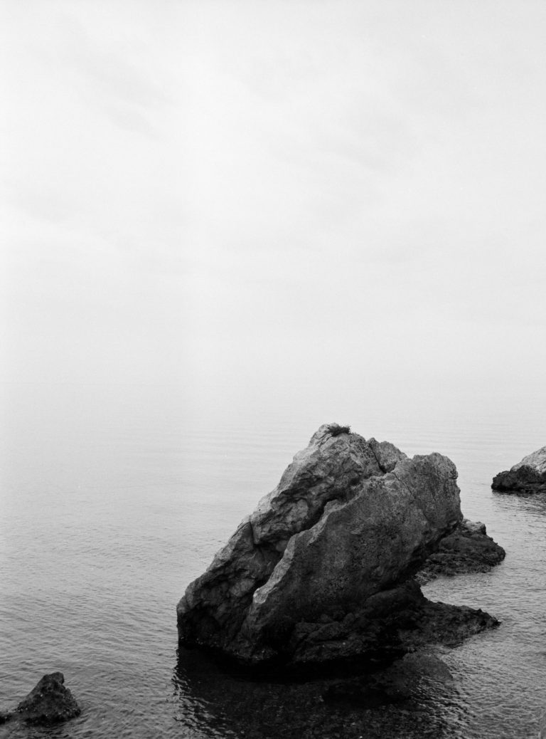 Fels im Nebel, Analoge Fotografie