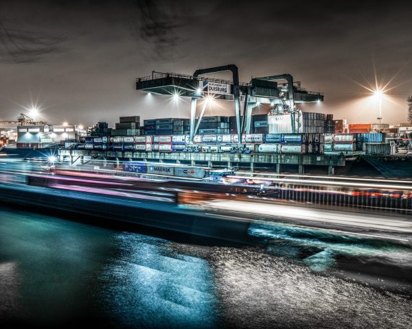 Duisburg Aussenhafen bei Nacht